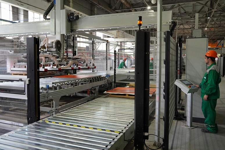 На комбинате «Волна» торжественно запущена  в работу новая покрасочная линия