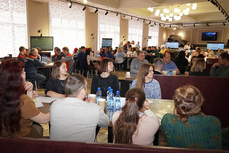 На красноярской площадке «Сибцема» прошел интеллектуальный весенний квиз в честь Года семьи